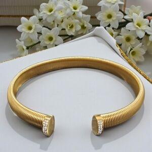 Elegant Tubagos Gold Necklace with Crystal Accents